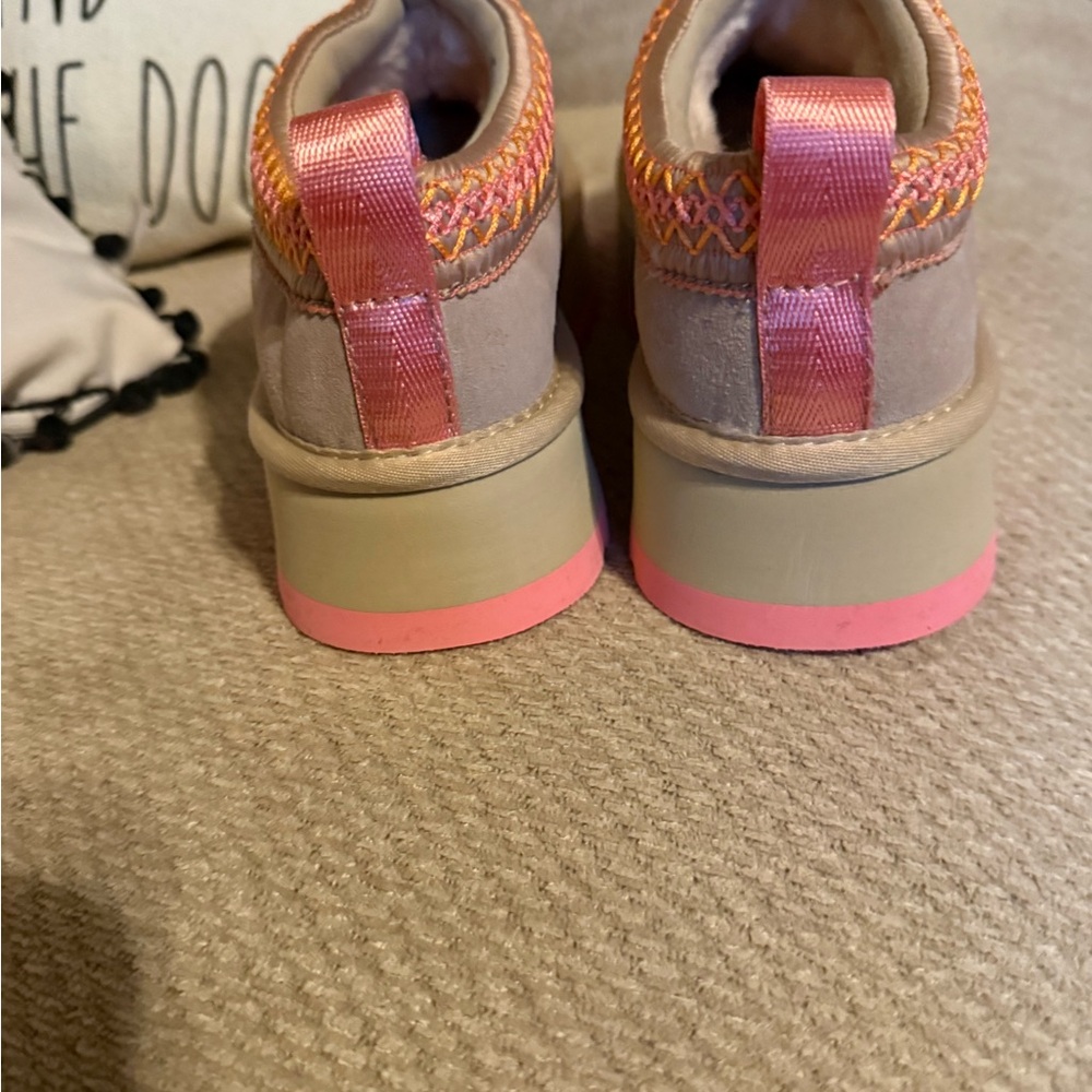 💕UGG Tazz Love 2025 pink and beige platforms💕 - Picture 3 of 5